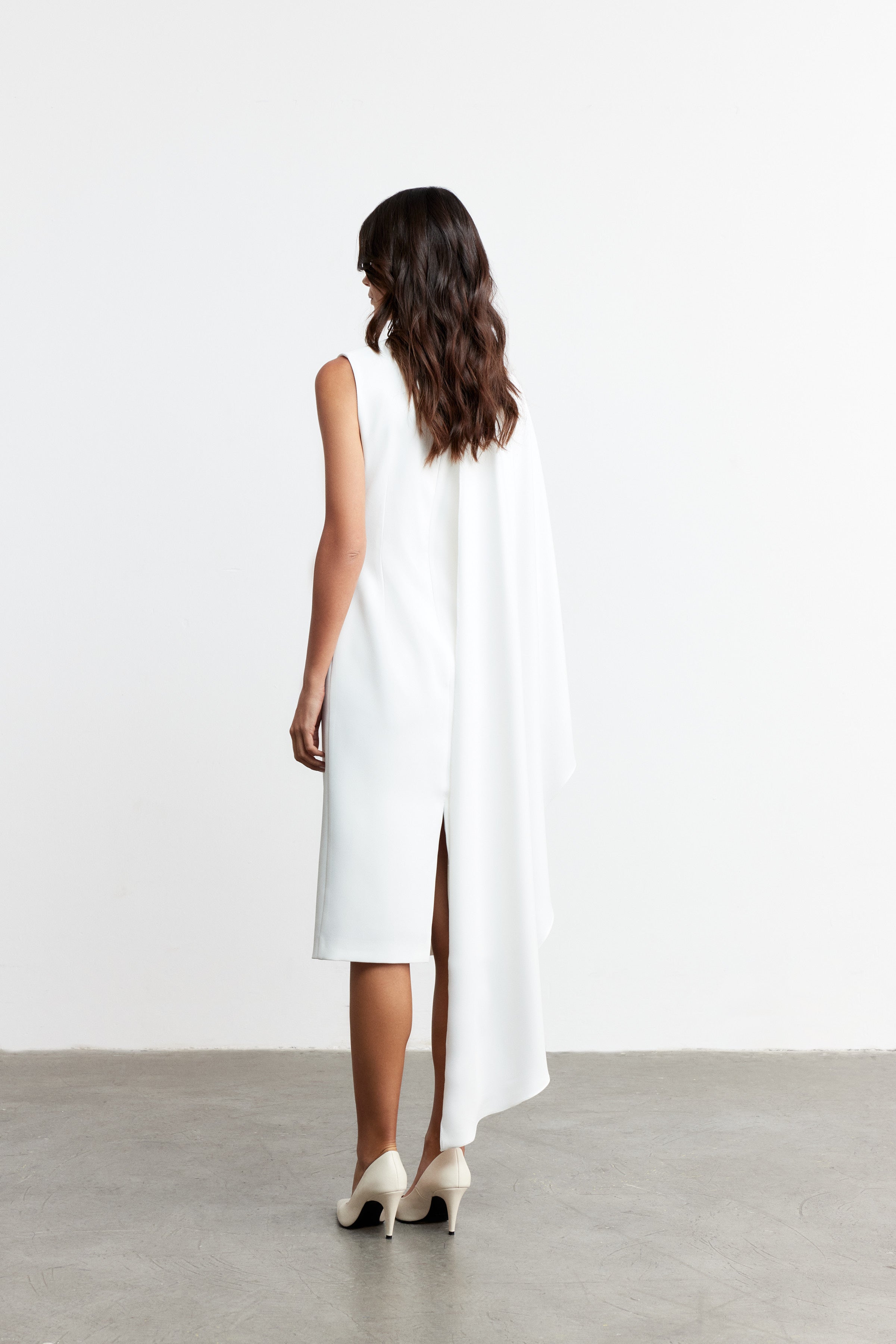 NOVA PELERİN DETAYLI ELBİSE | BEYAZ