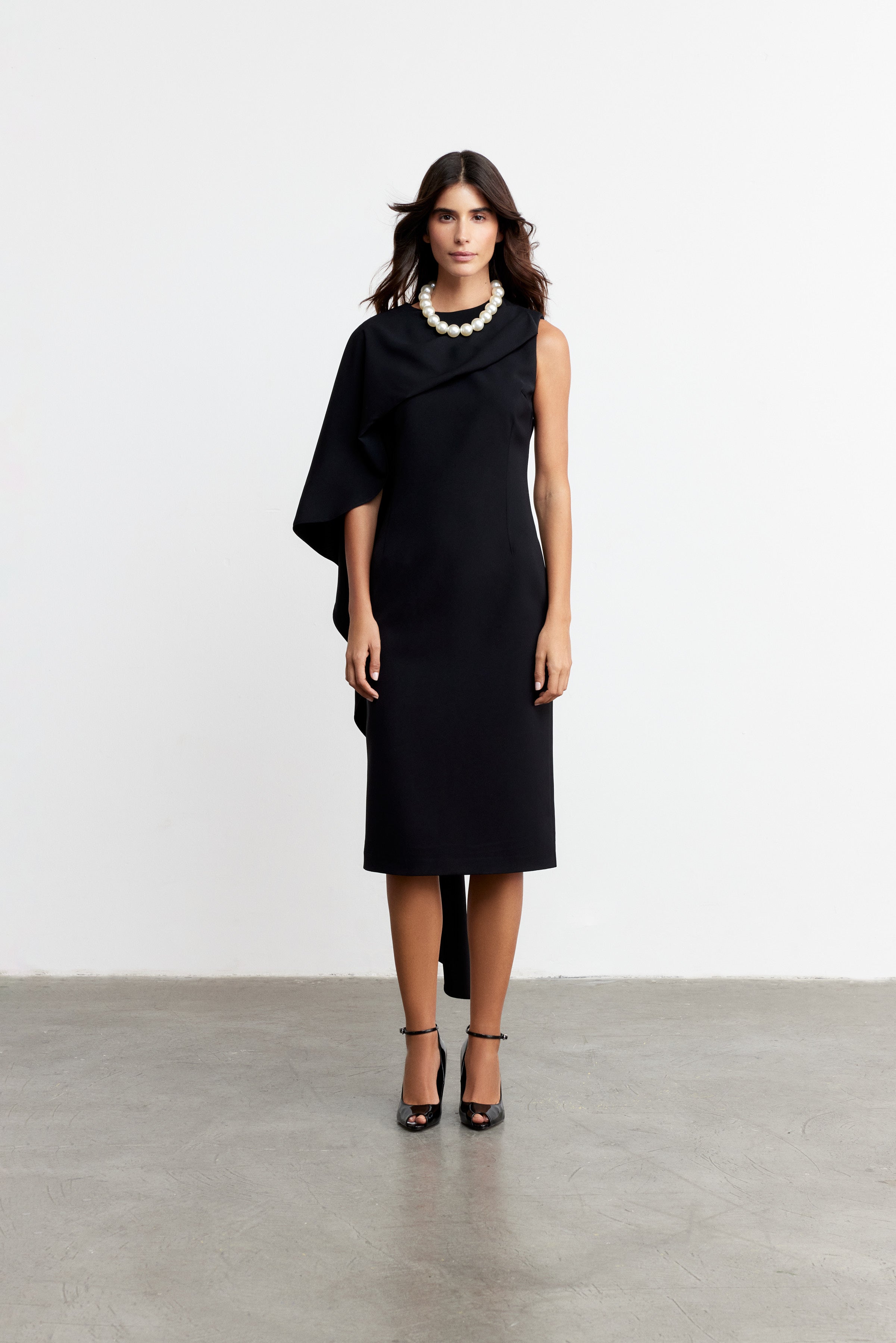 NOVA PELERİN DETAYLI ELBİSE | SİYAH