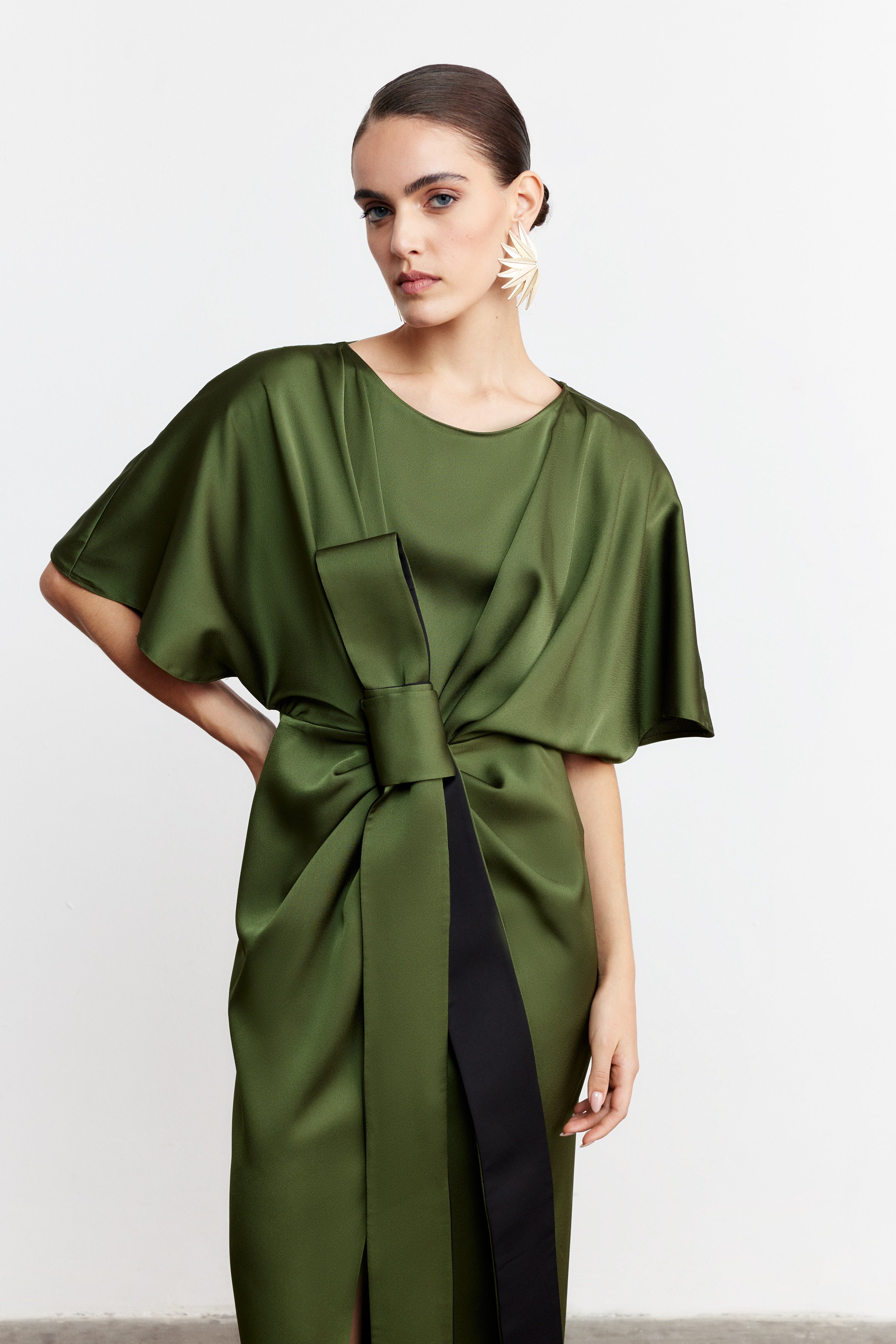 BOWIE FİYONK DETAYLI SATEN ELBİSE | HAKİ