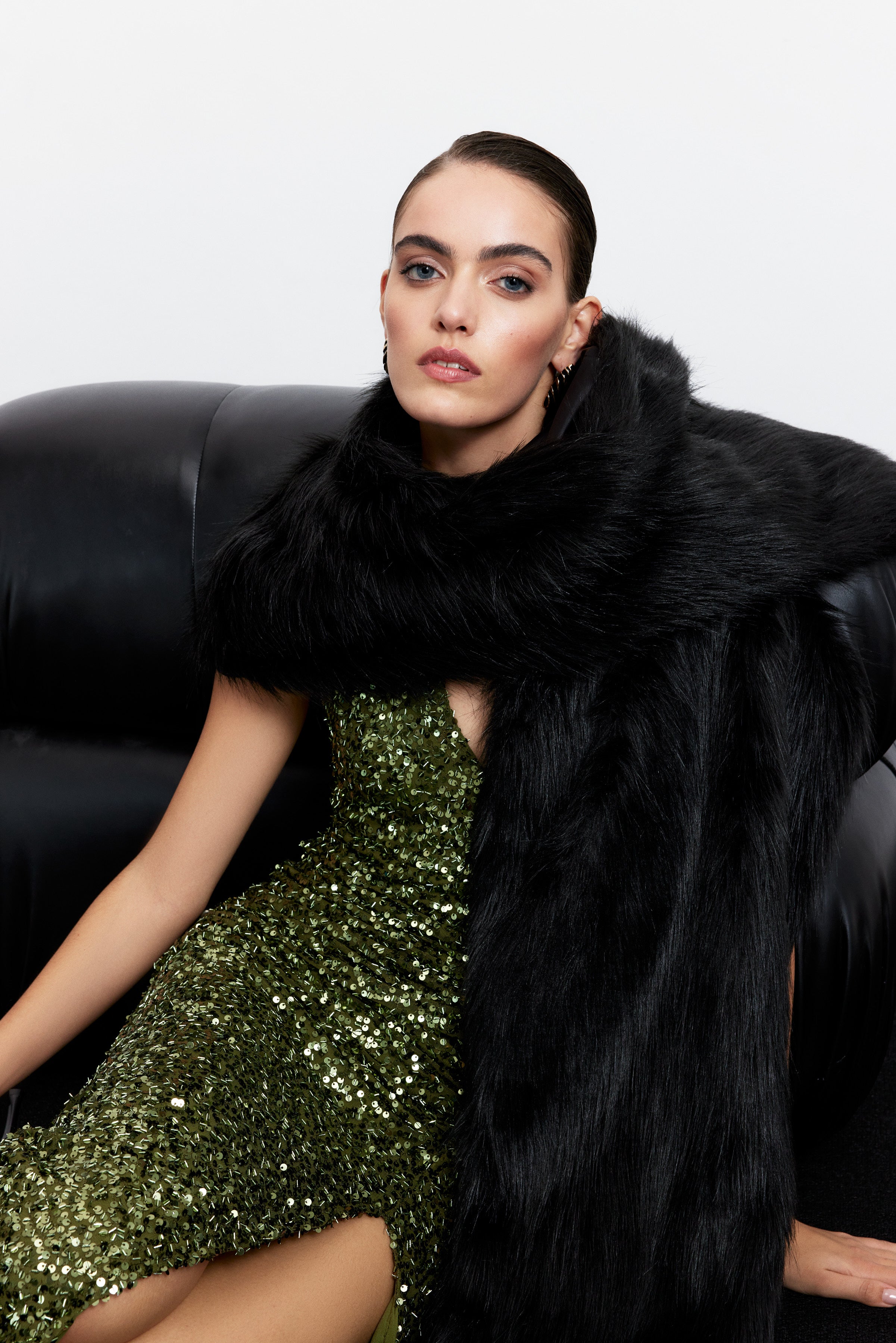 ROSIE GÜL DETAYLI PAYET ELBİSE | HAKİ