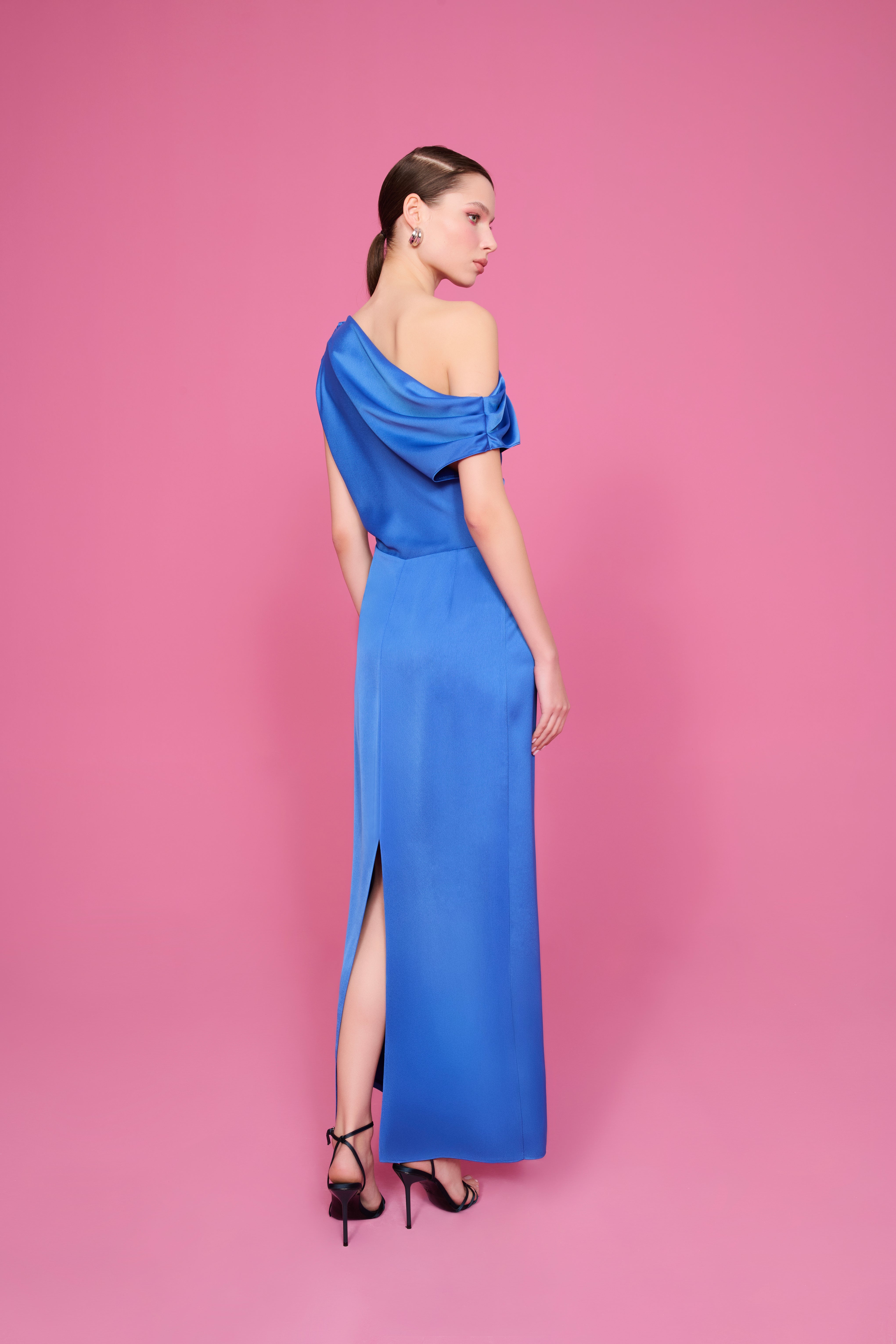 ALEXANDRA DRAPELİ MİDİ SATEN ELBİSE | SAKS MAVİ