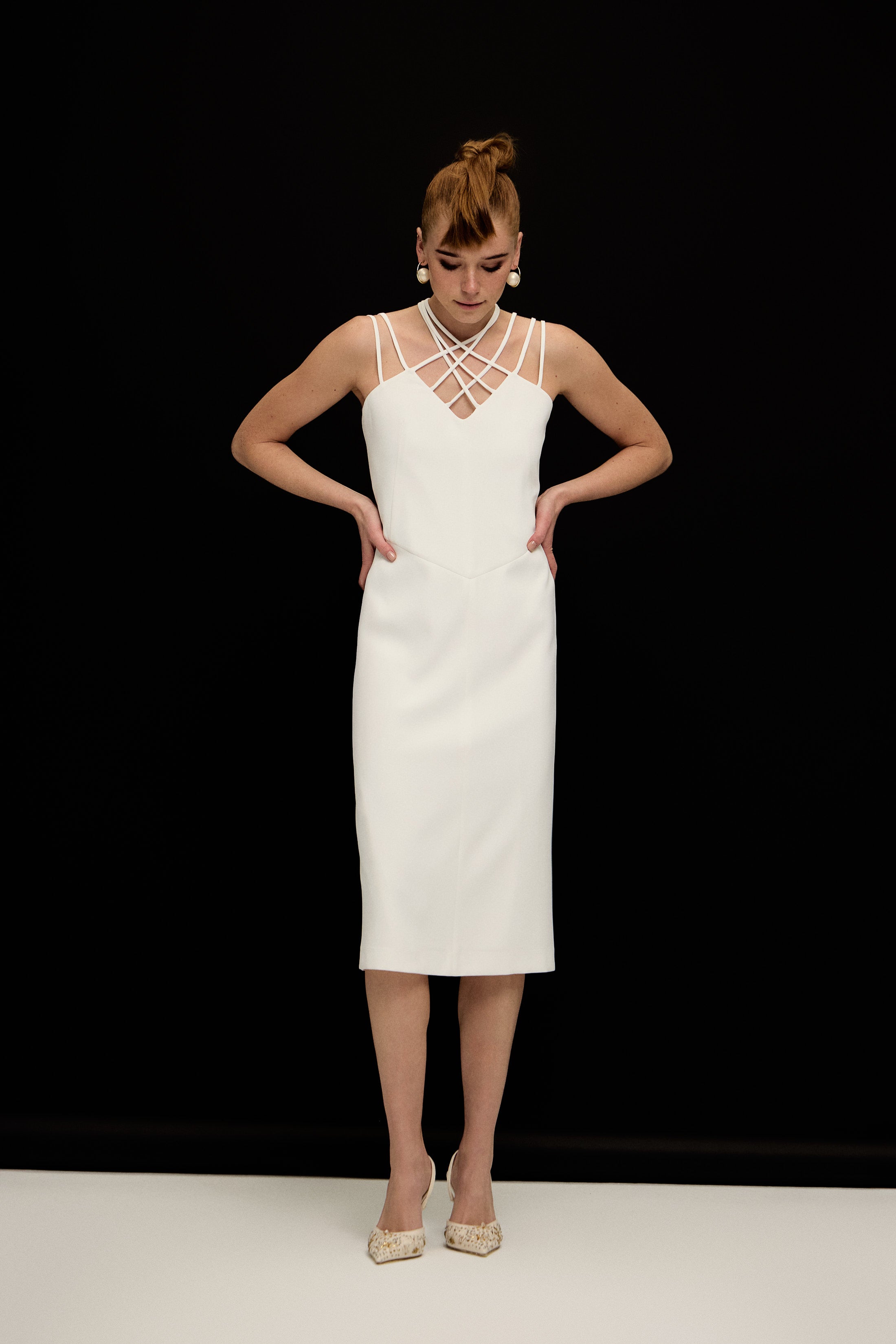 LEON BİYE DETAYLI MİDİ ELBİSE