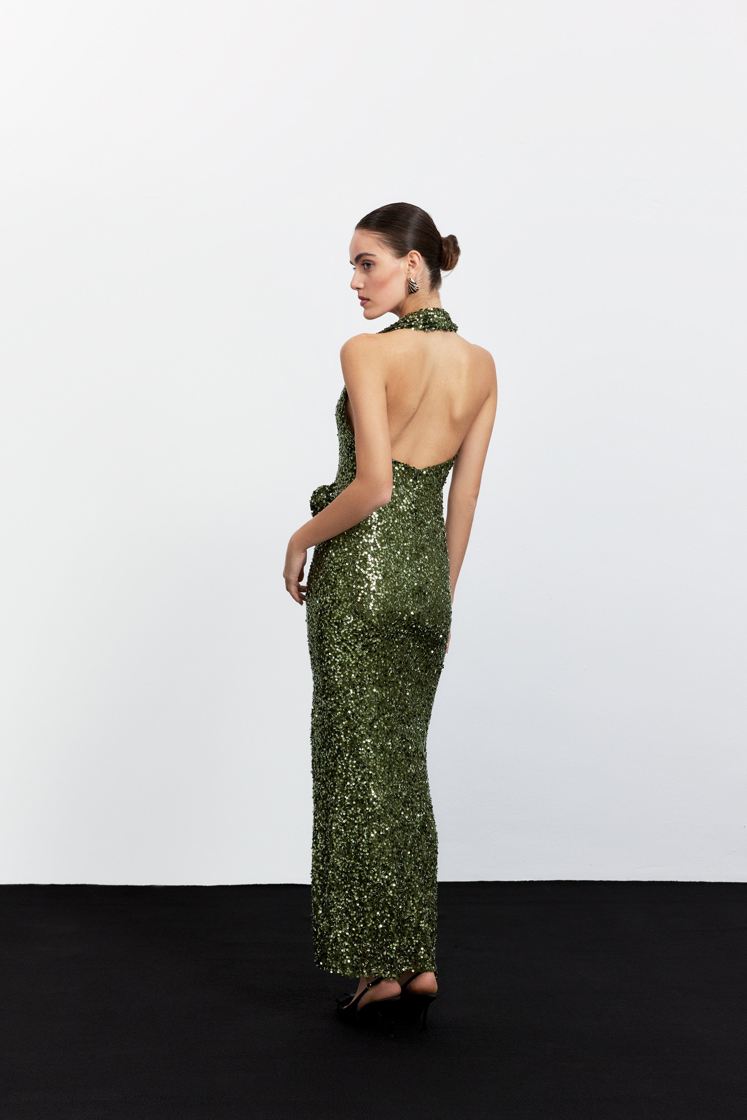 ROSIE GÜL DETAYLI PAYET ELBİSE | HAKİ