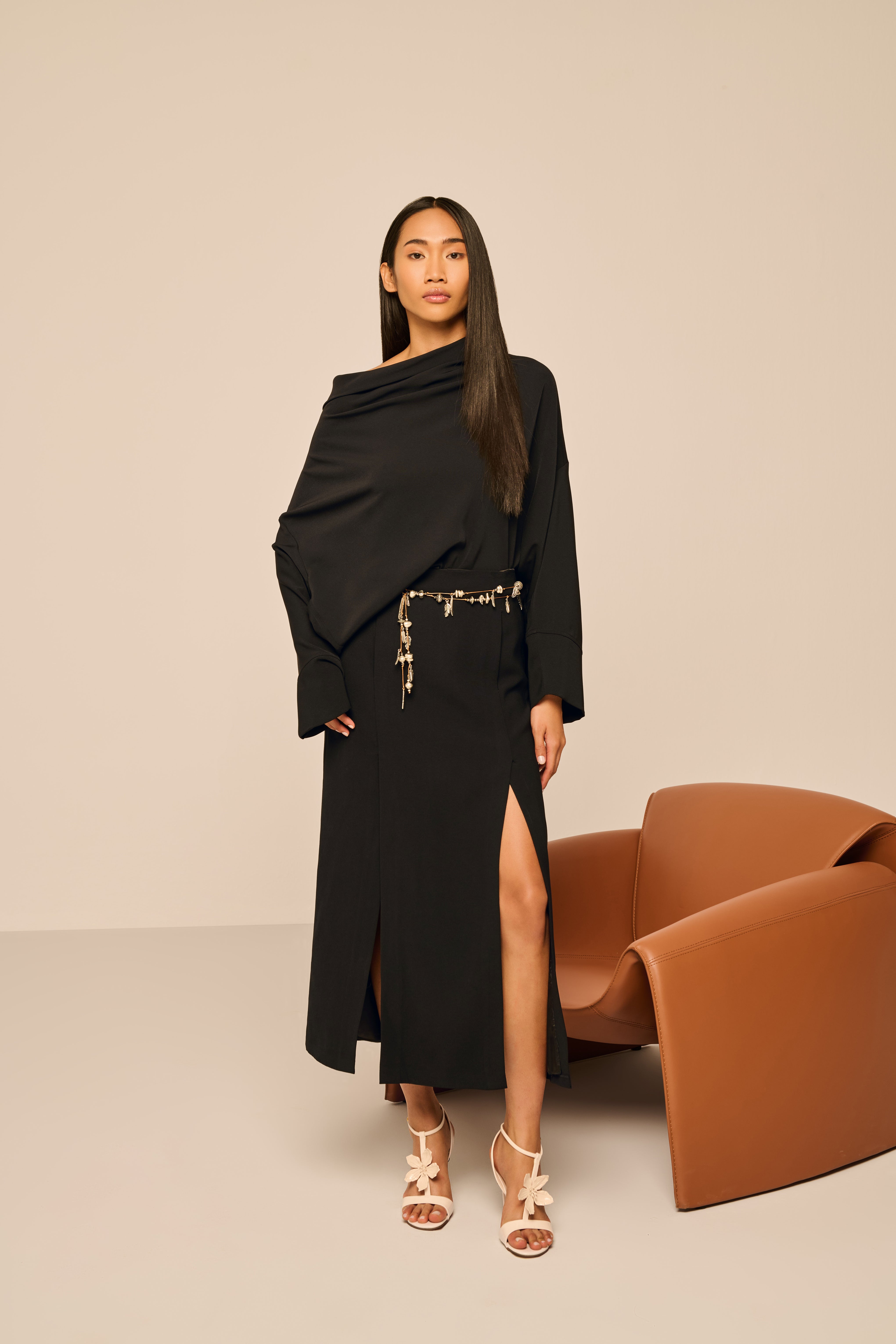 IVORY ÇİFT YIRTMAÇ MİNİMAL ETEK | SİYAH