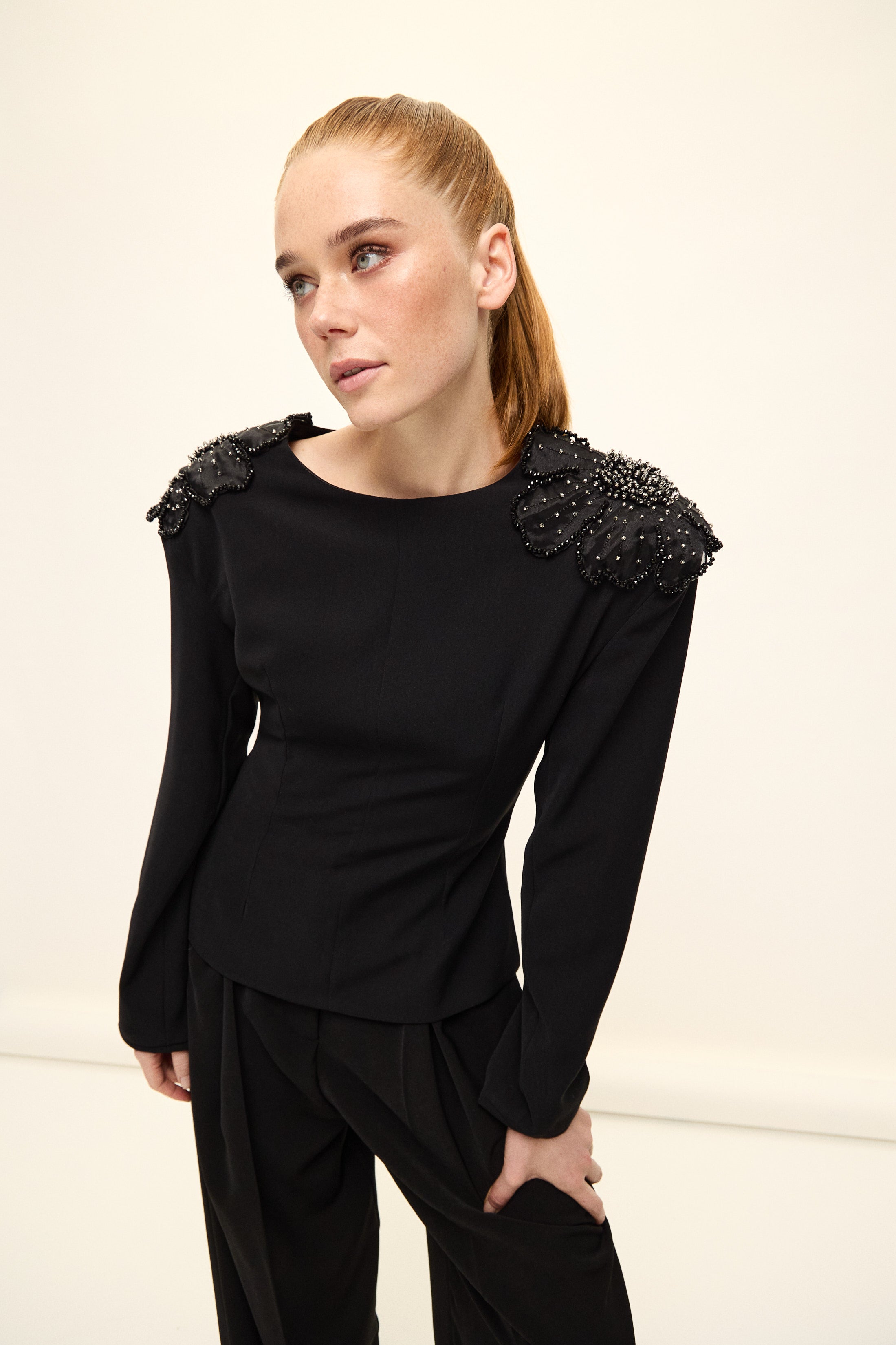 FLORENCE ÇİÇEK İŞLEMELİ BLUZ