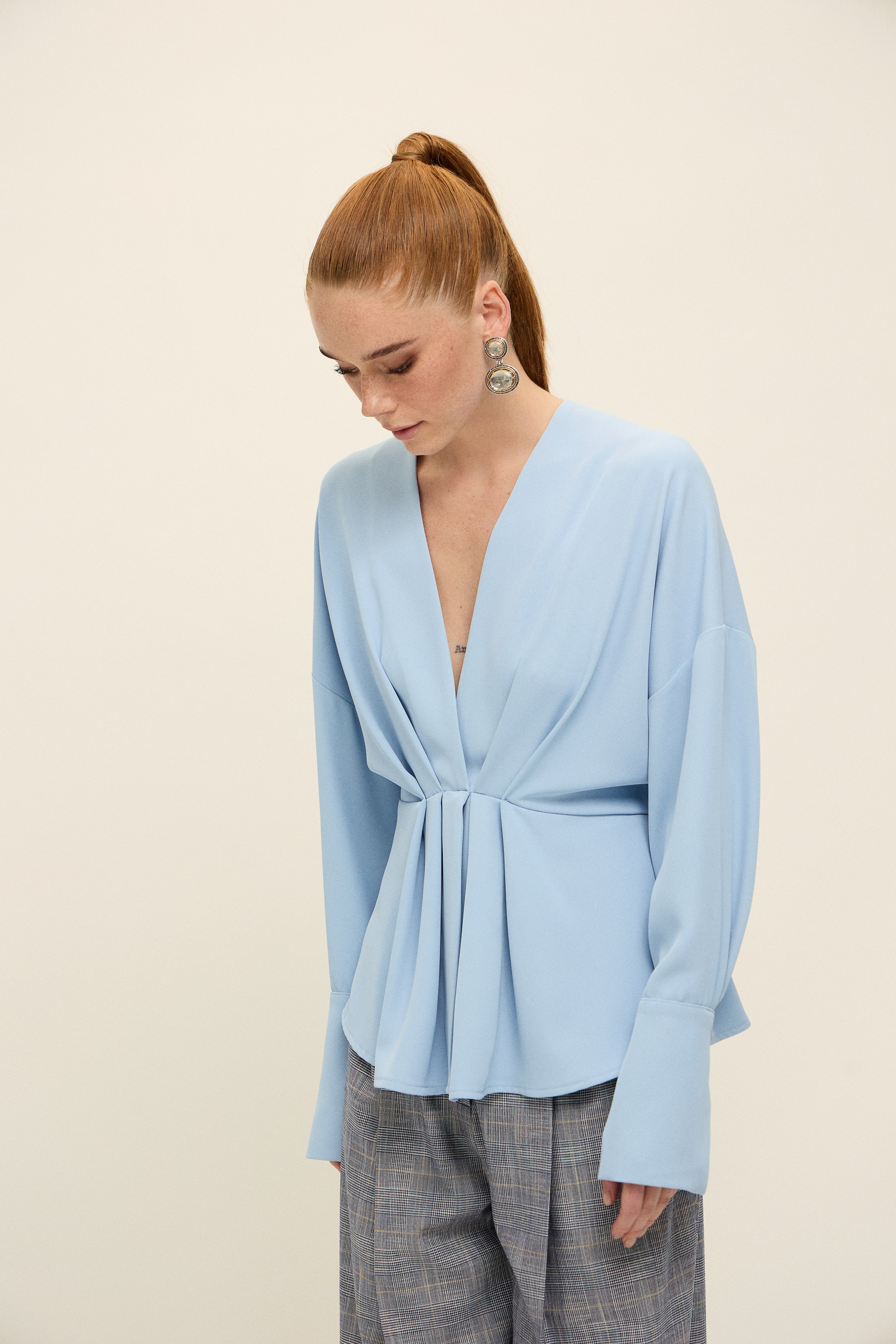 OSLO PİLE DETAYLI BLUZ | BEBE MAVİ