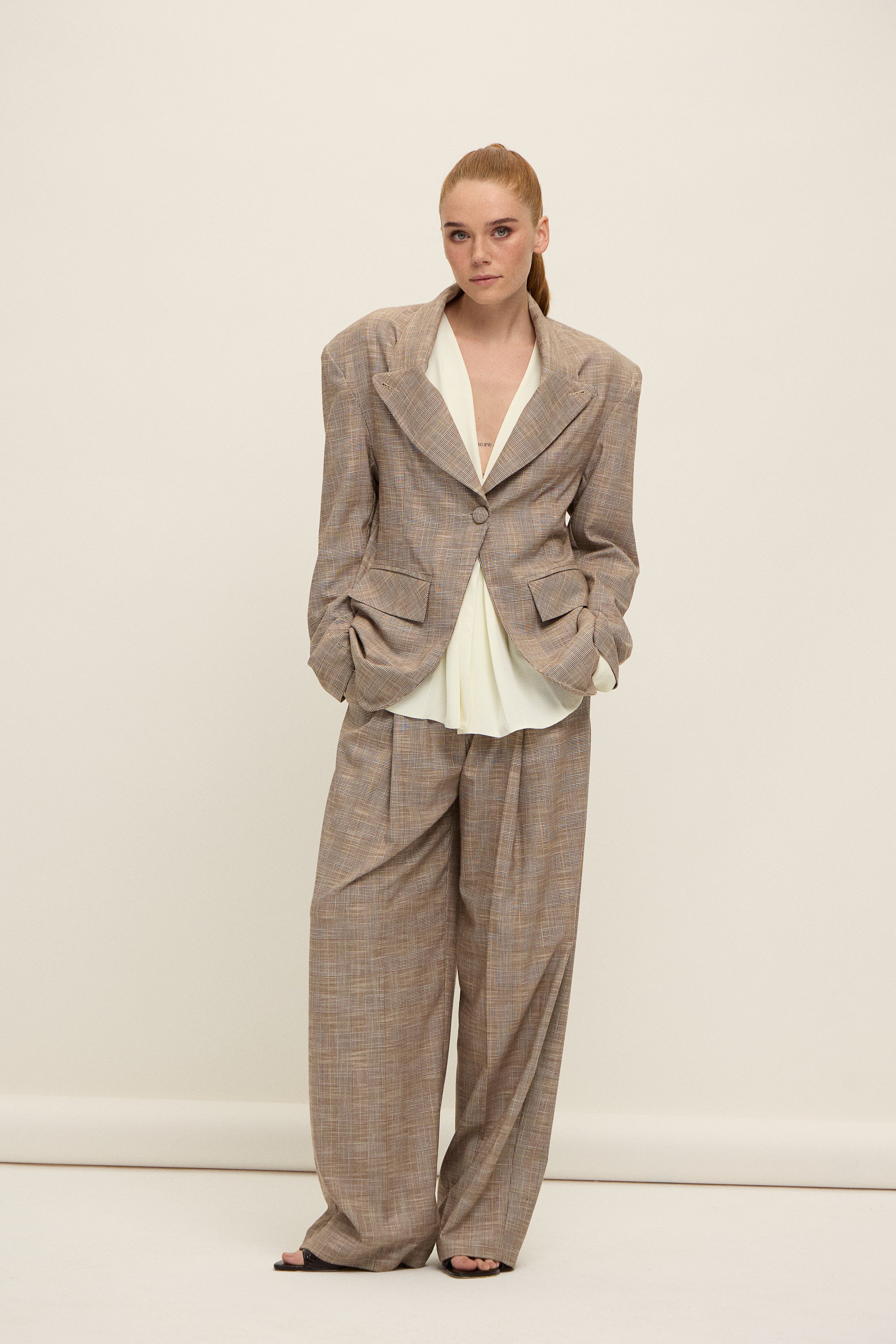 LONDON EKOSE BLAZER | BEJ