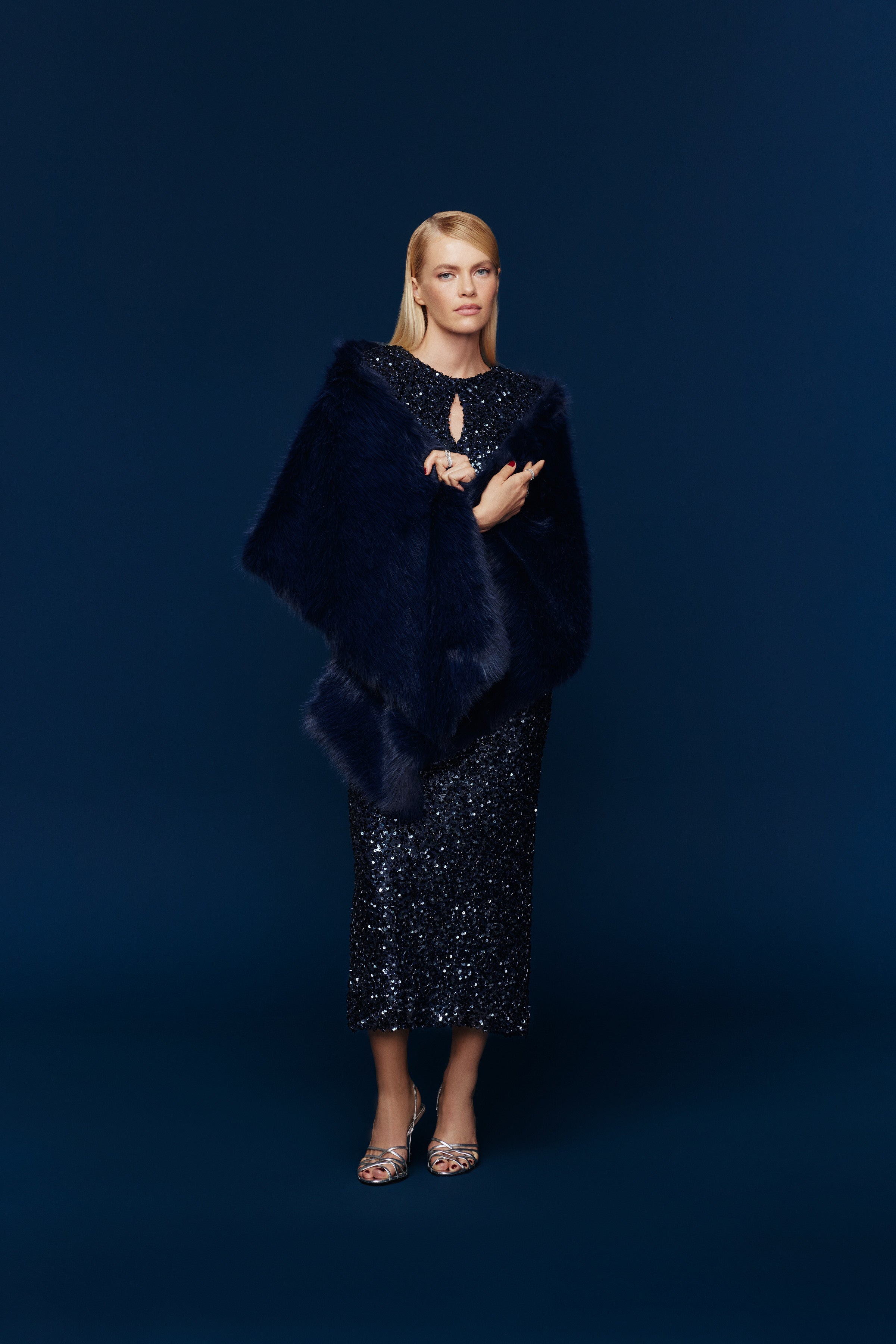 SELENA DAMLA DEKOLTELİ PAYET ELBİSE | LACİVERT