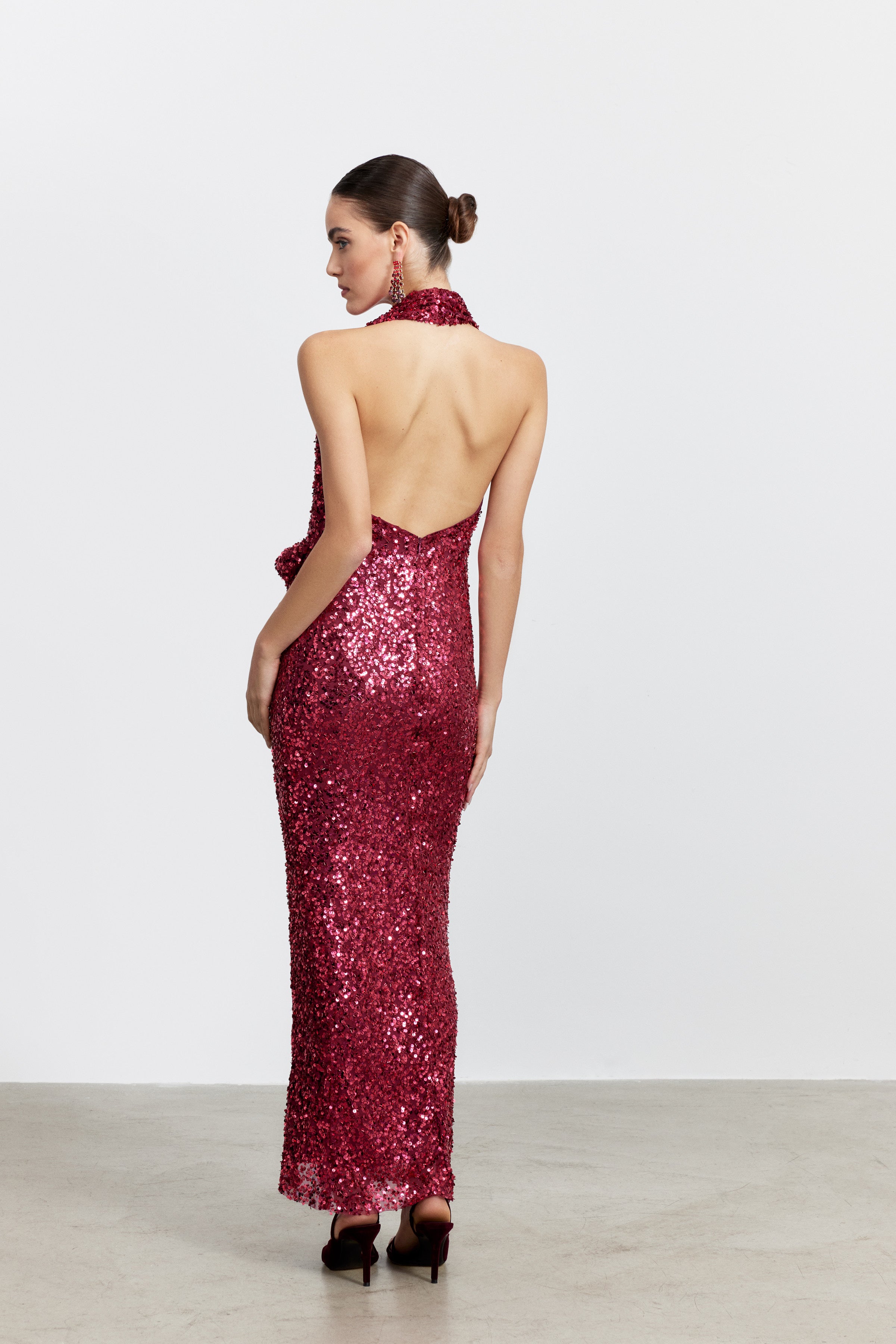 ROSIE GÜL DETAYLI PAYET ELBİSE | KOYU PEMBE