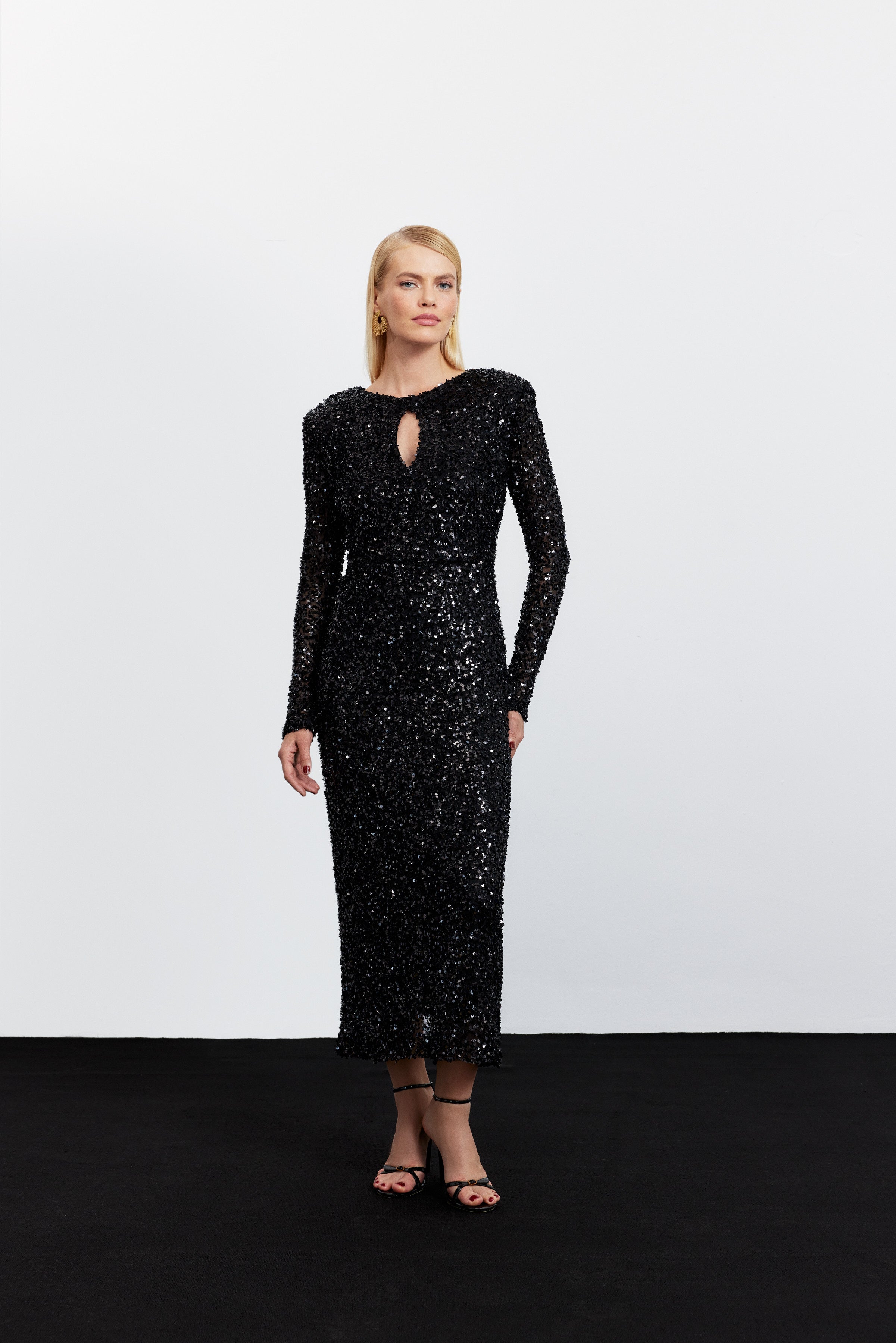 SELENA DAMLA DEKOLTELİ PAYET ELBİSE | SİYAH