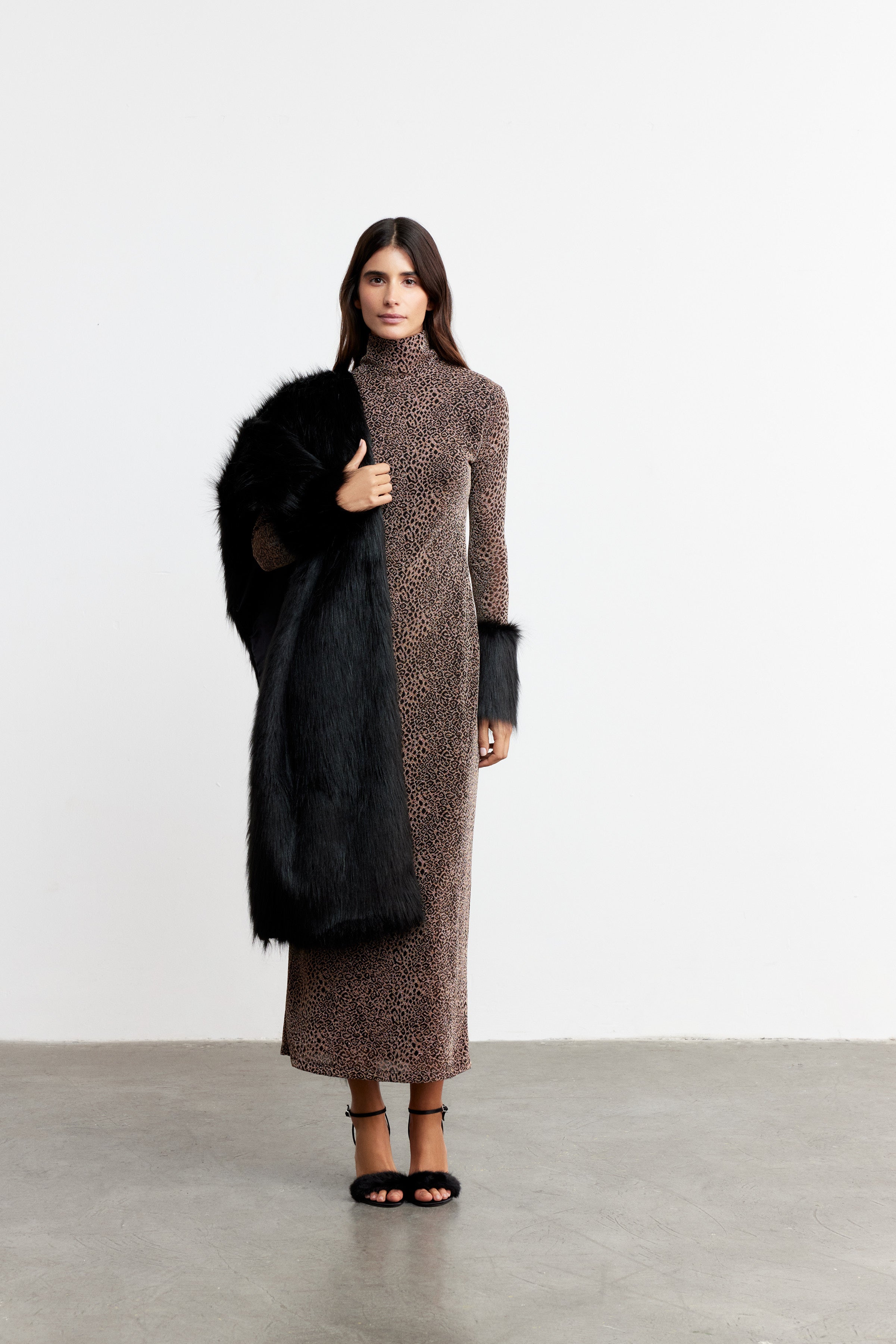 GISELLE KÜRK KOLLU DİK YAKA ELBİSE | GOLD-SİYAH