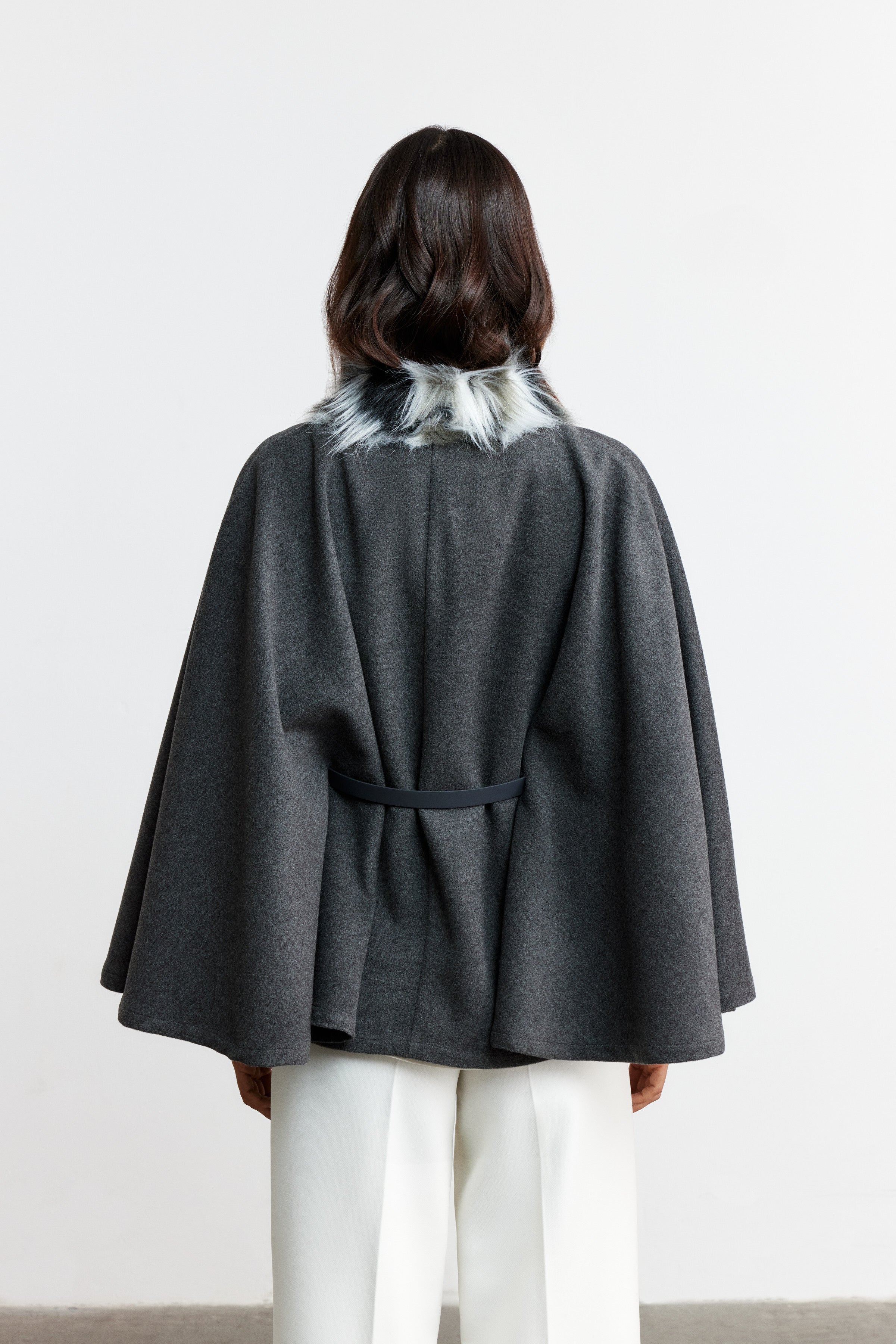 SAMANTHA KÜRK YAKALI KAŞE PELERİN | GRİ