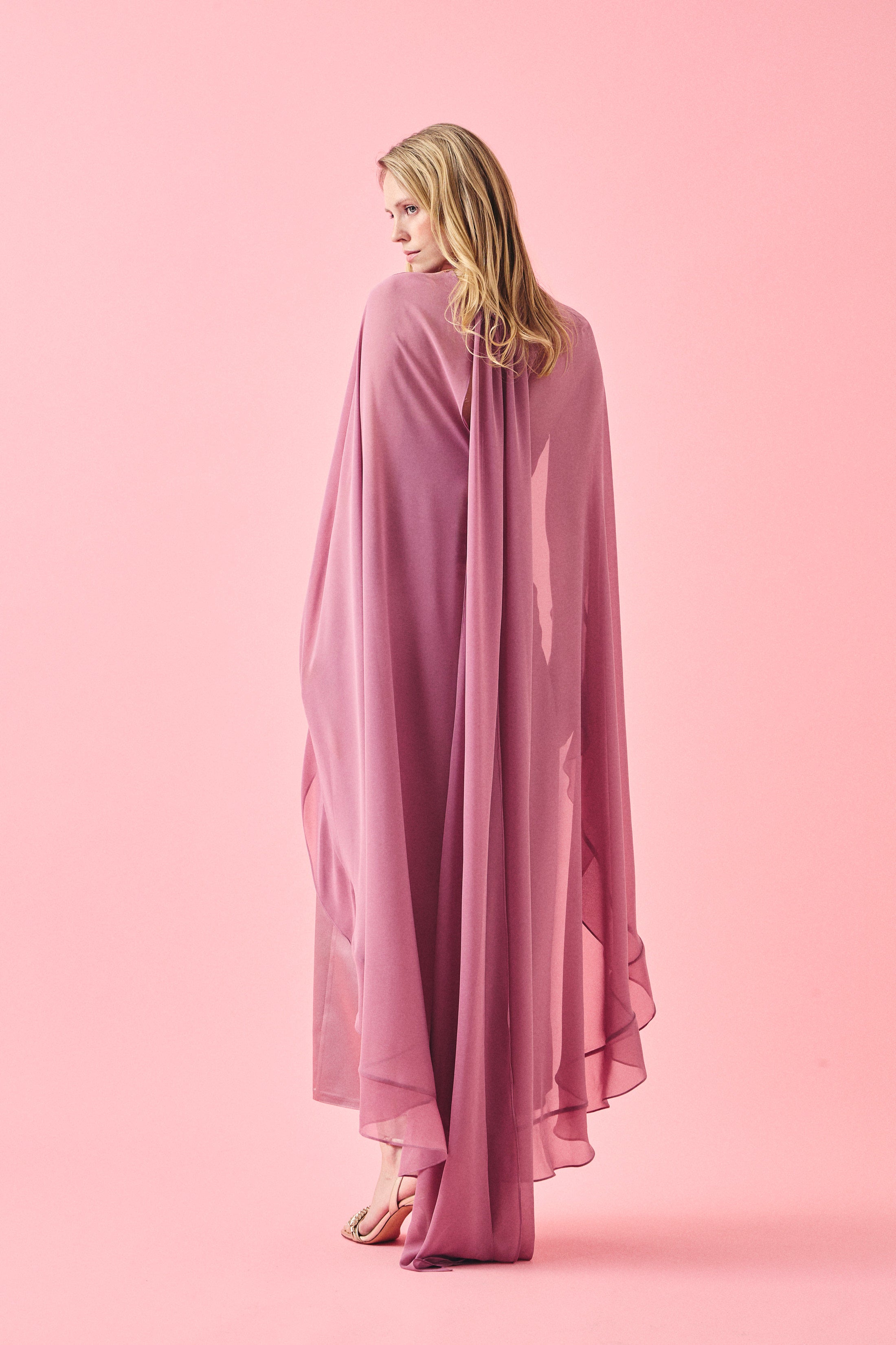 MOTION FLOW PELERİNLİ ELBİSE | BLUSH PEMBE