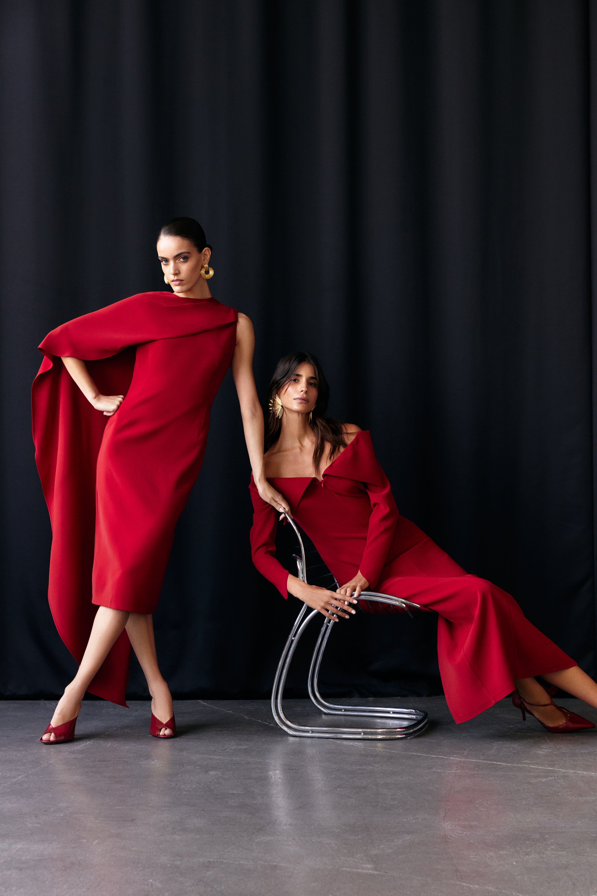 NOVA PELERİN DETAYLI ELBİSE | KOYU KIRMIZI