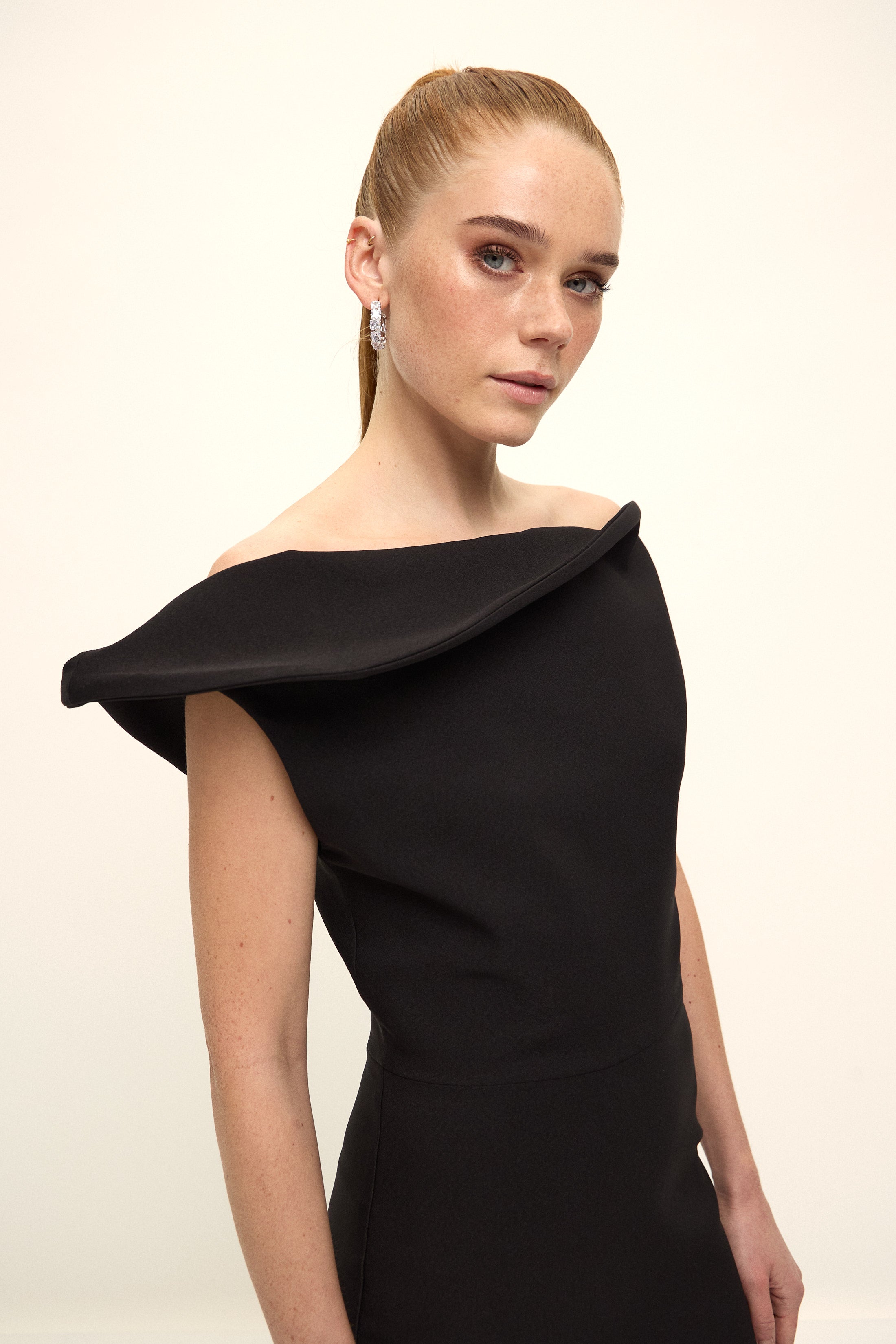 TOLEDO ÖZEL VOLANLI ELBİSE | SİYAH