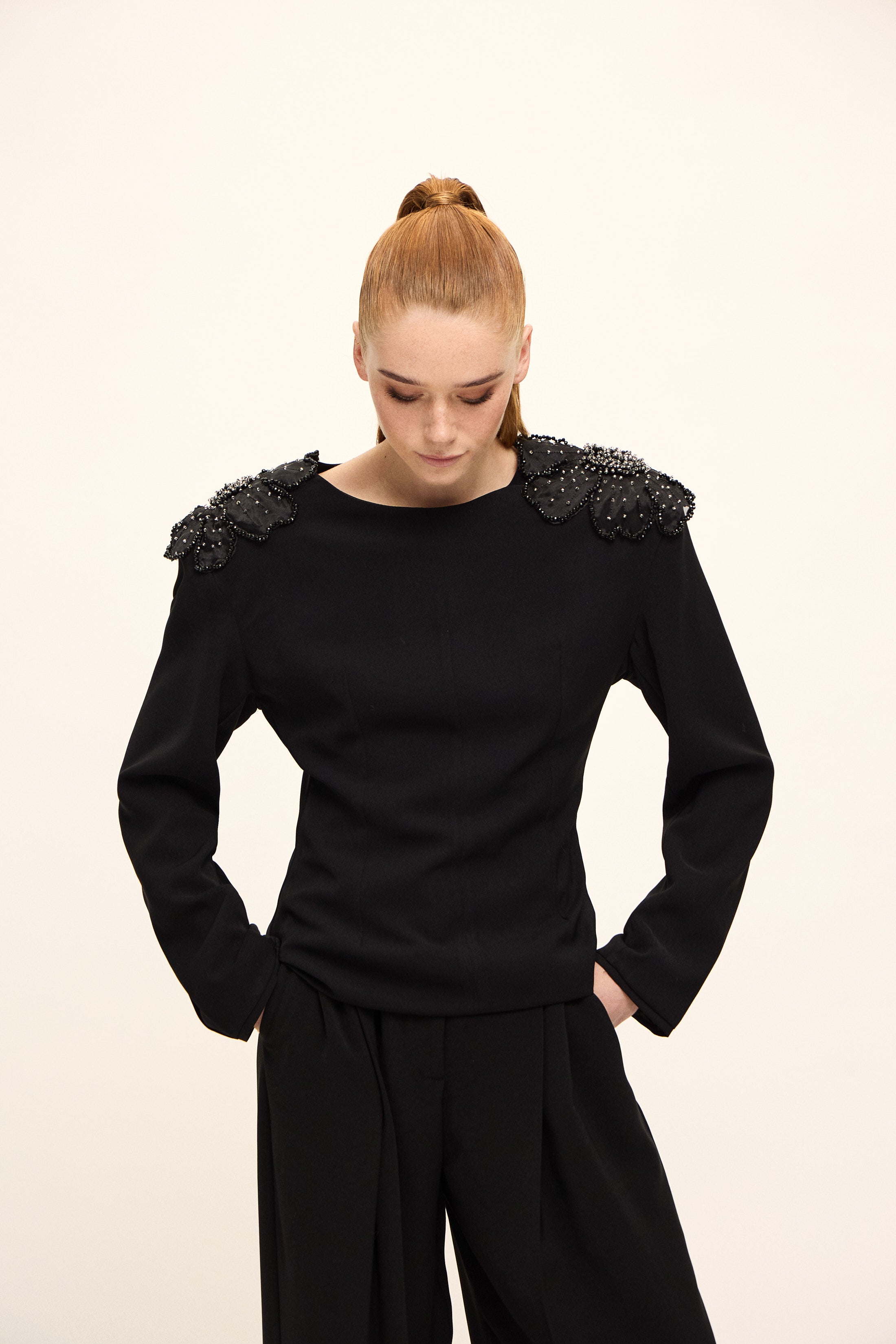 FLORENCE ÇİÇEK İŞLEMELİ BLUZ