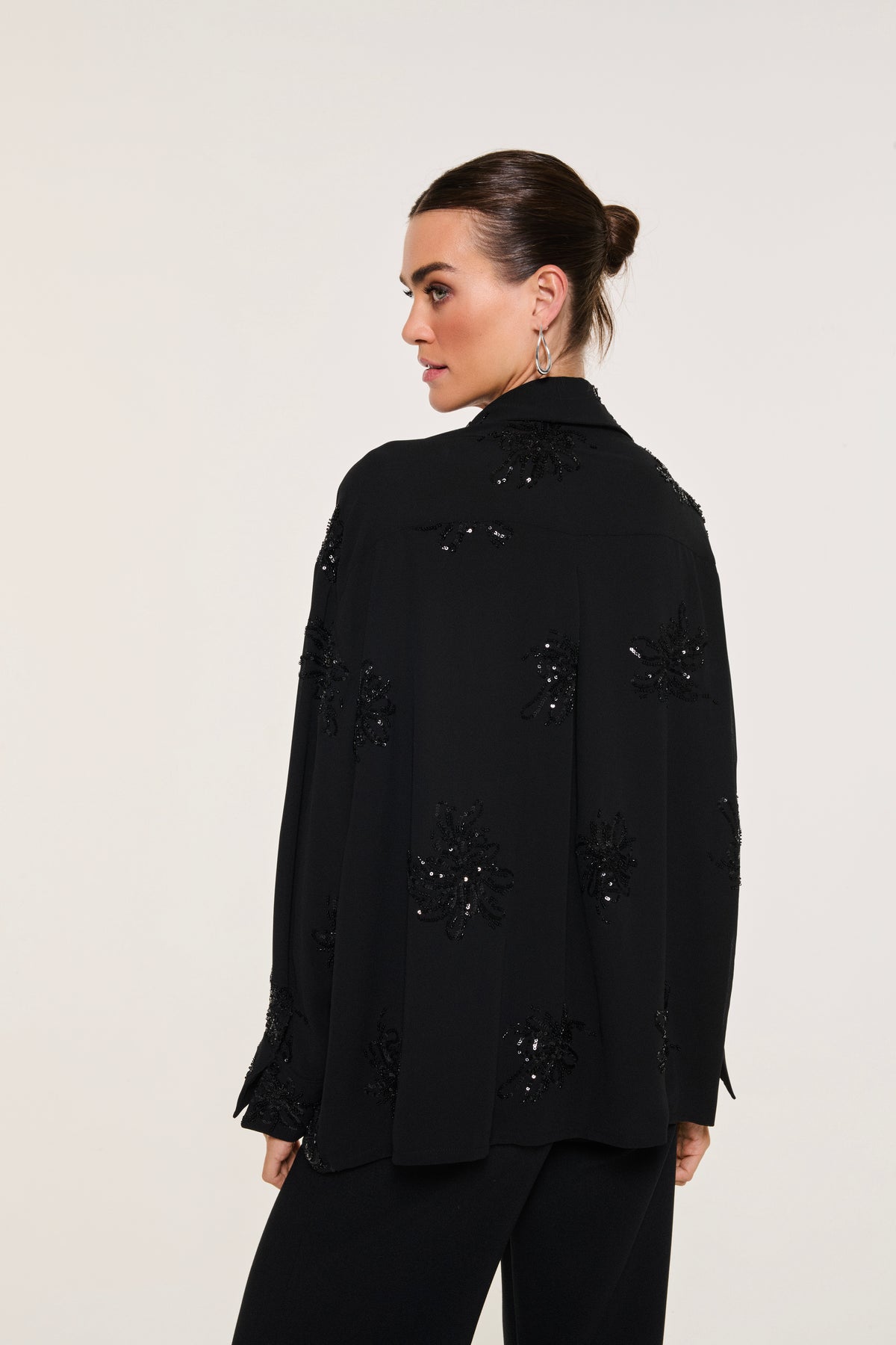 LIMITED EDITION: BLACK BLOOM GÖMLEK