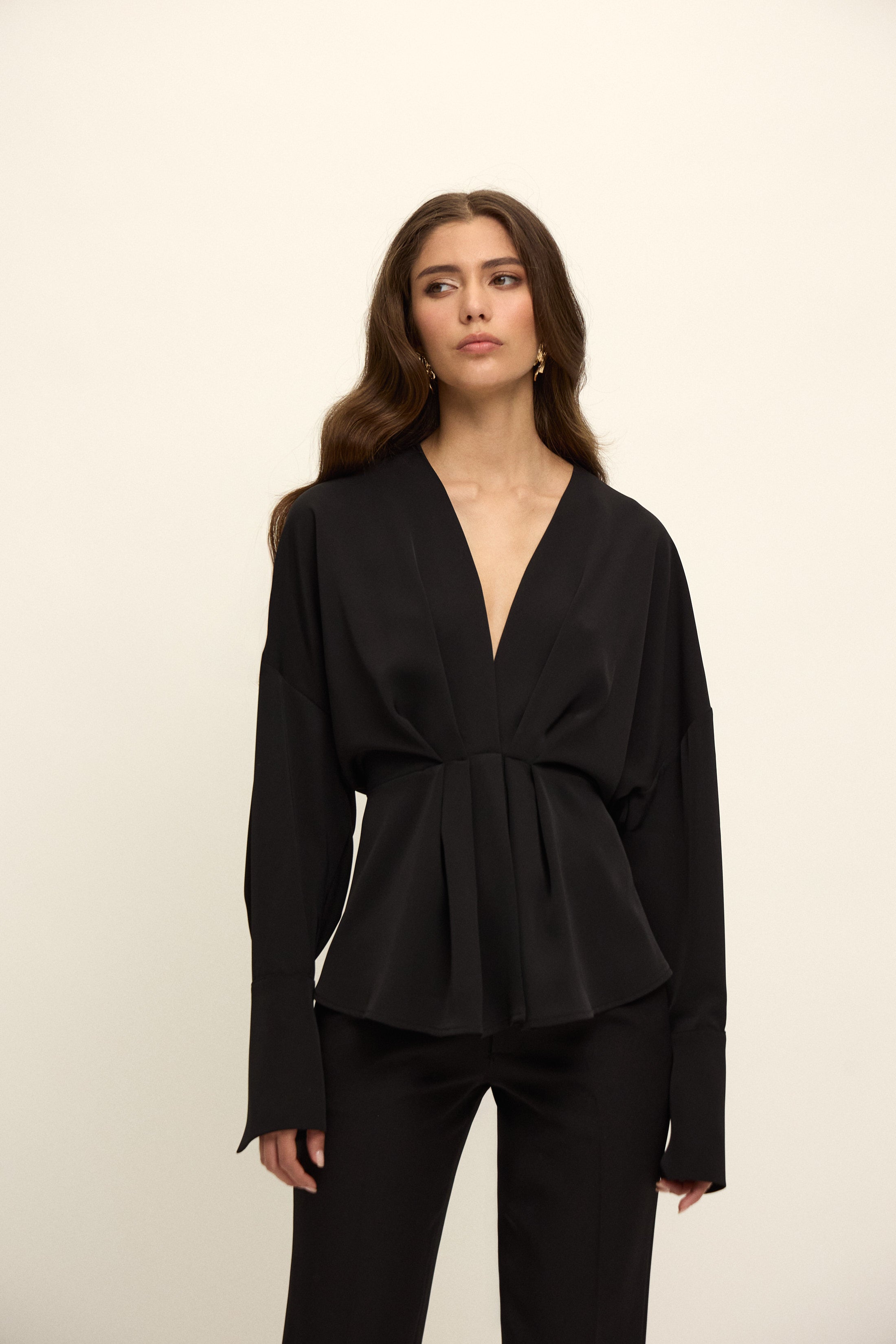 OSLO PİLE DETAYLI BLUZ  | SİYAH