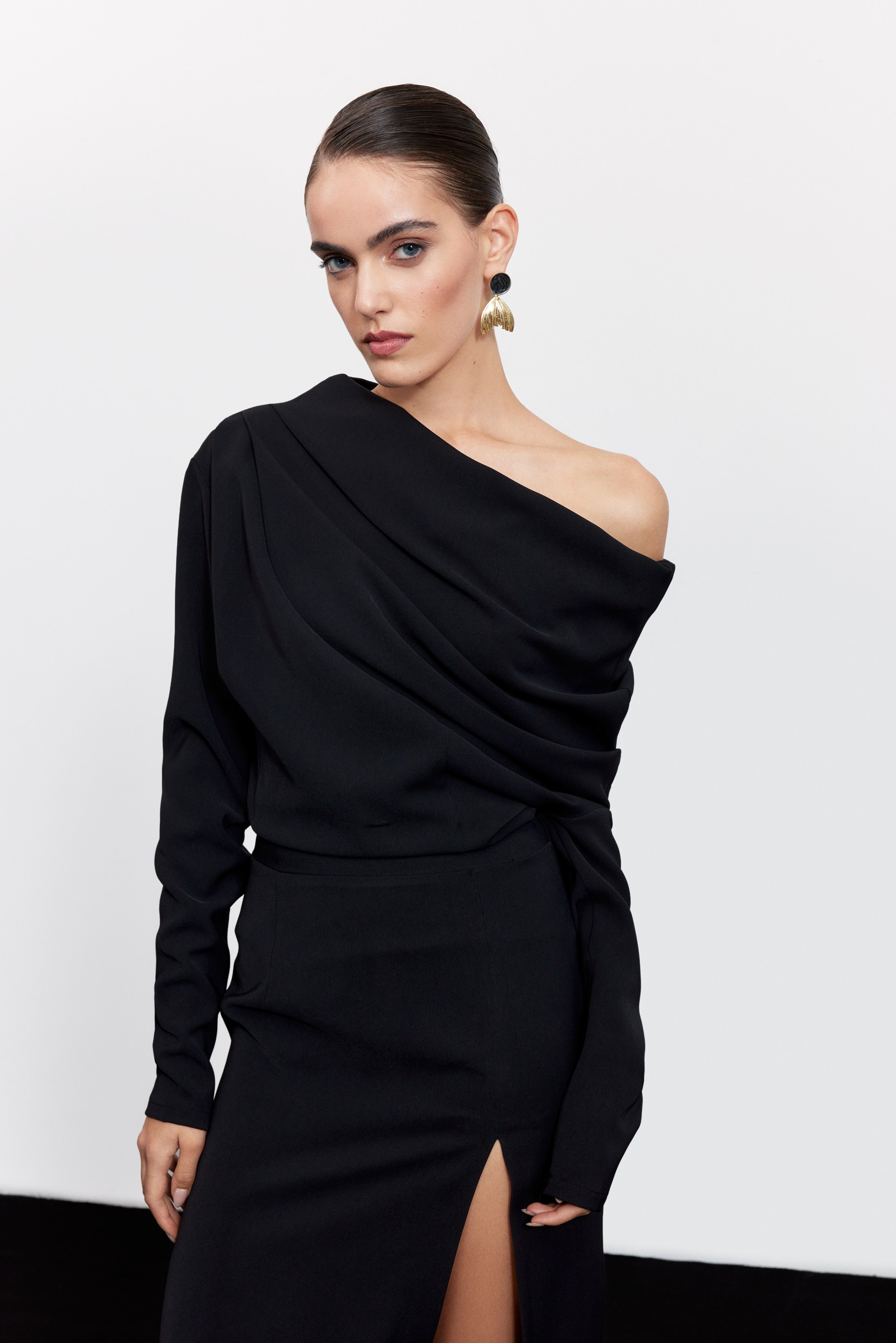 SOPHIA DRAPELİ TASARIM BLUZ | SİYAH