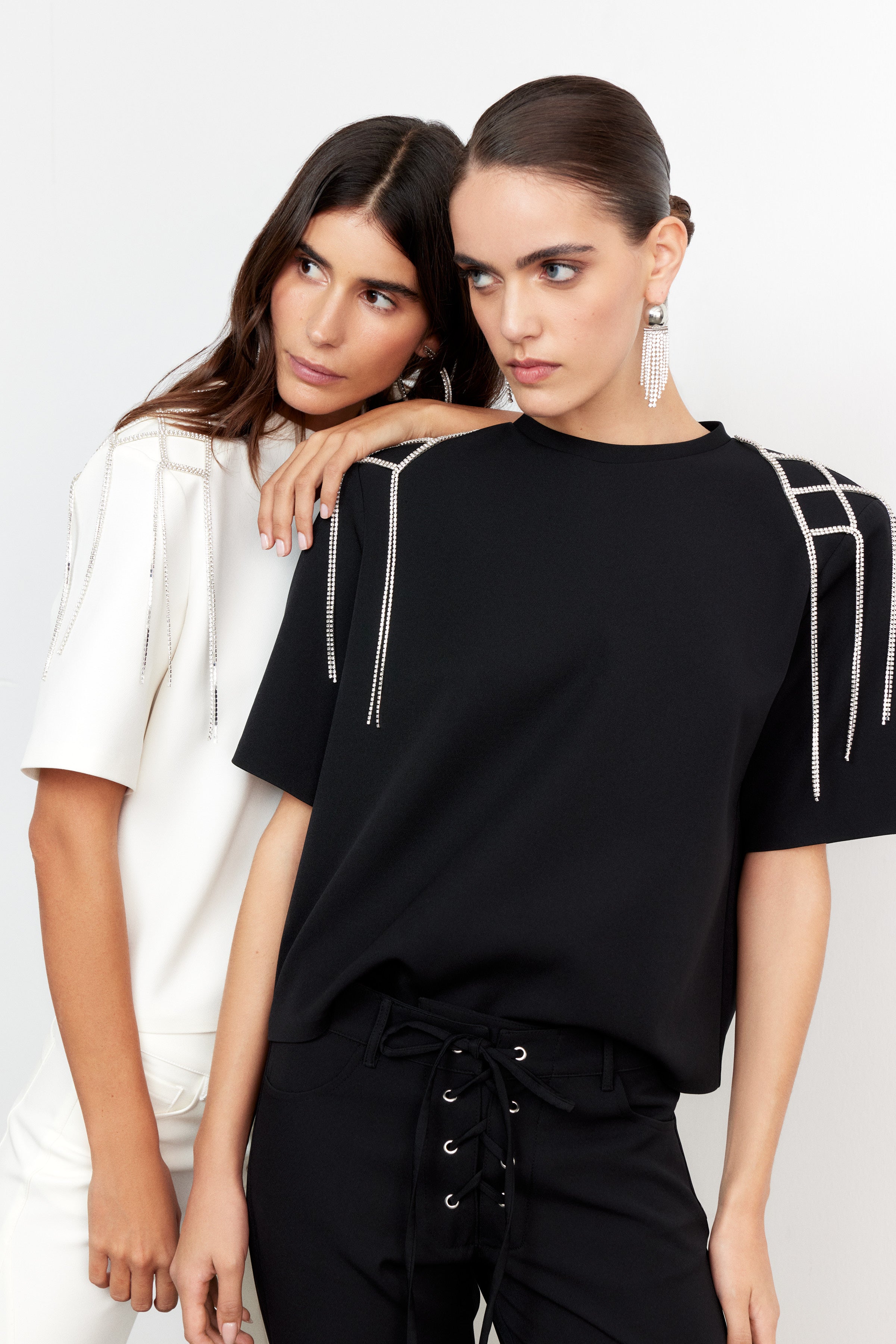 PAULA TAŞ İŞLEMELİ VATKALI BASIC | SİYAH